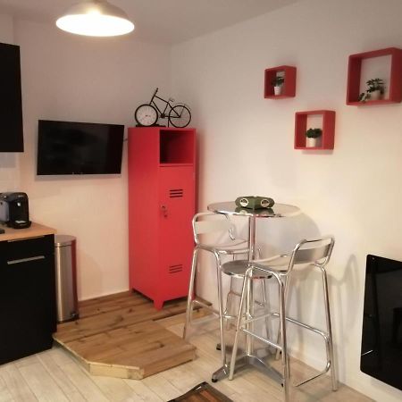 Studio "La Brique Rouge" Ажан Екстериор снимка