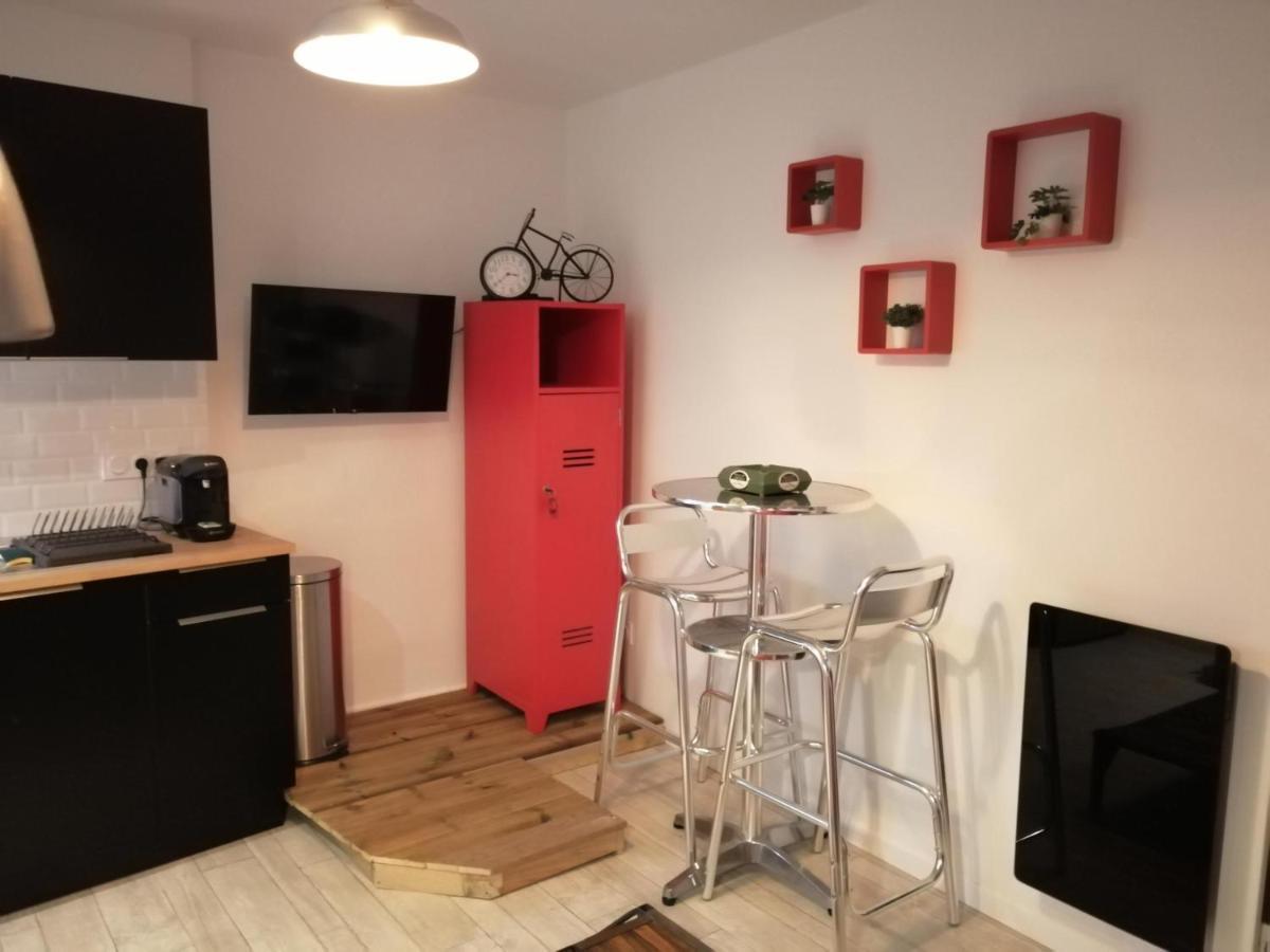 Studio "La Brique Rouge" Ажан Екстериор снимка